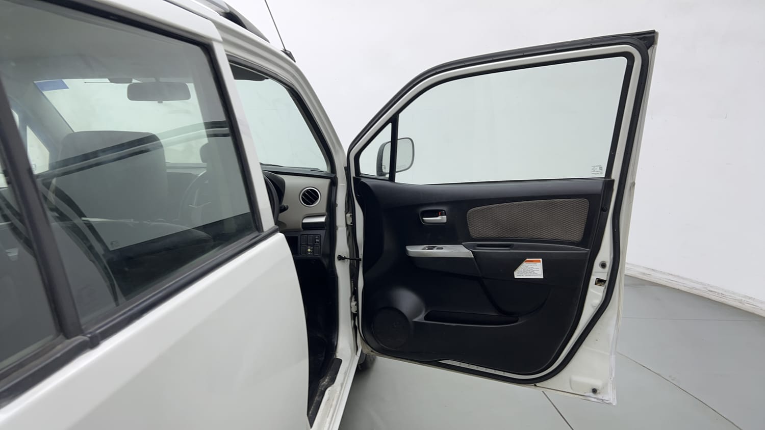 Used 2013 Maruti Suzuki Wagon R 1.0 LXi CNG Cng Manual interior RIGHT FRONT DOOR OPEN VIEW