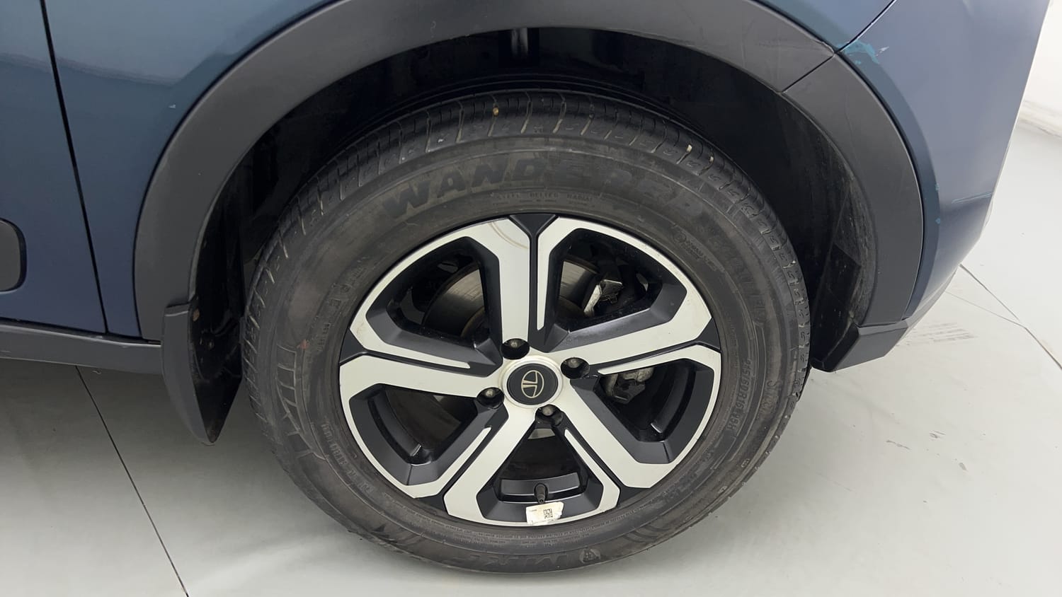 2022 Tata Nexon EV XZ Plus LUX-32