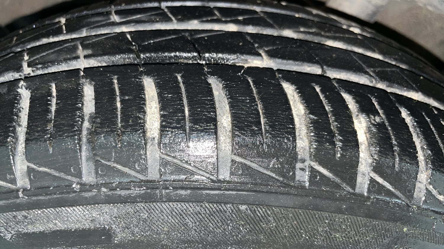 Used 2022 Hyundai Grand i10 Nios Magna 1.2 Kappa VTVT Petrol Manual tyres RIGHT FRONT TYRE TREAD VIEW