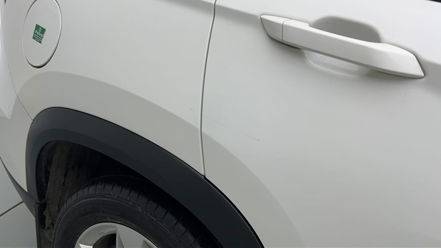 Used 2022 MG Motors Hector Plus Super 1.5 Petrol Turbo Hybrid MT 7-STR Hybrid Manual dents MINOR SCRATCH
