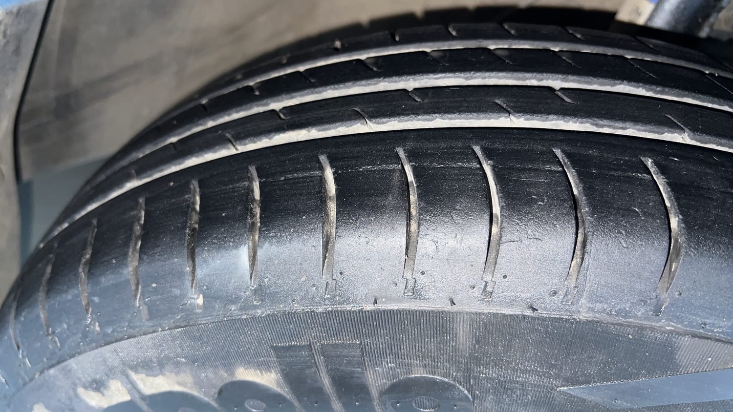 Used 2021 Maruti Suzuki Swift LXi Petrol Manual tyres RIGHT FRONT TYRE TREAD VIEW