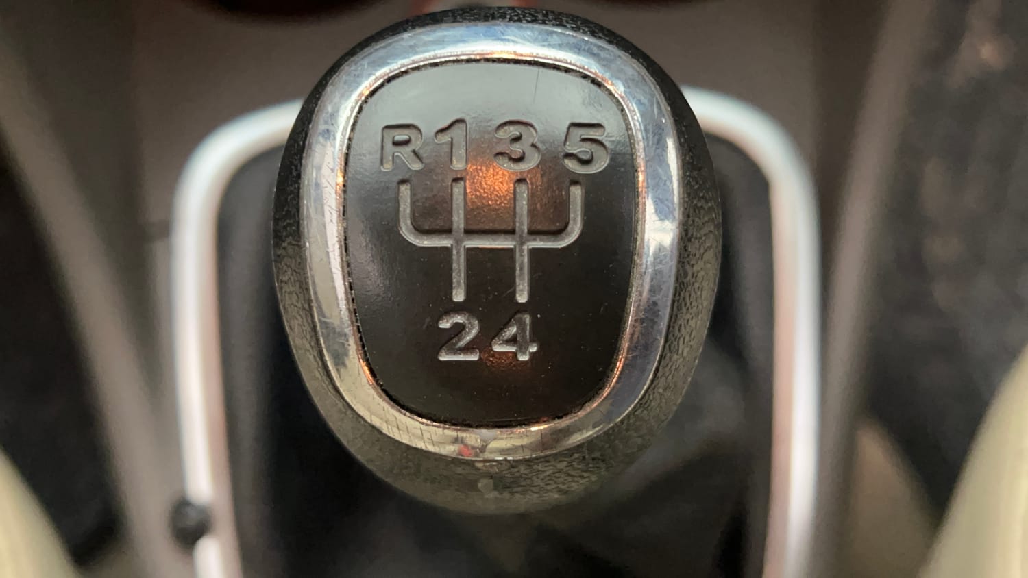 Used 2013 Volkswagen Vento Highline Petrol Petrol Manual interior GEAR  KNOB VIEW