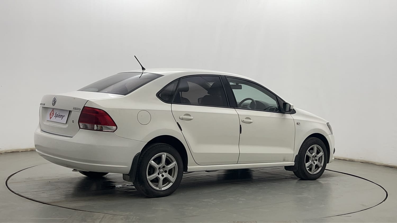 Used 2013 Volkswagen Vento Highline Petrol Petrol Manual exterior RIGHT REAR CORNER VIEW