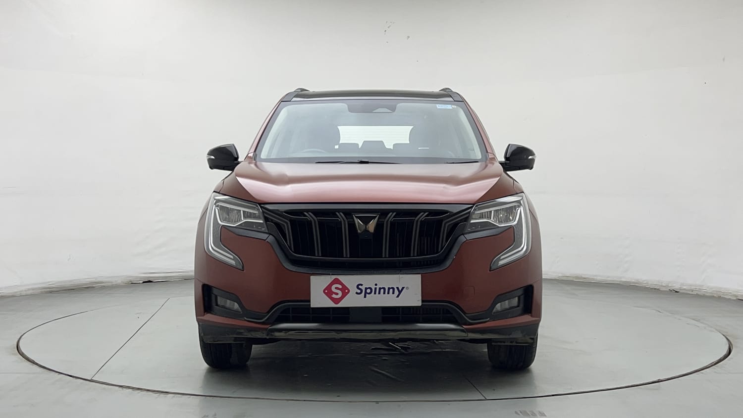 2024 Mahindra XUV700 AX7 Luxury Pack Petrol AT 7 STR Dual Tone-7