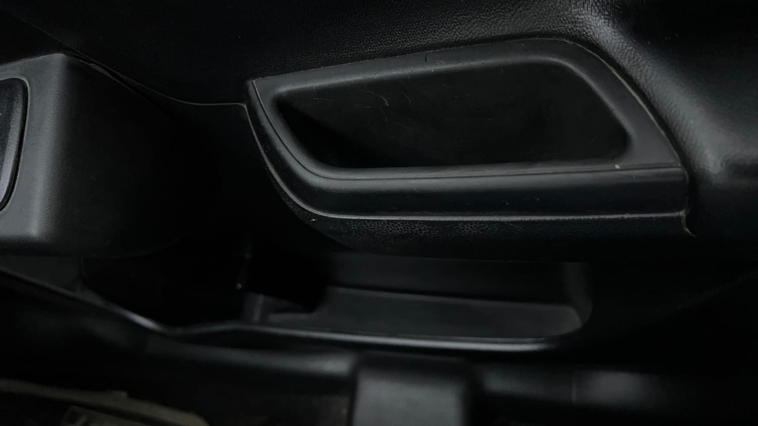Used 2021 Maruti Suzuki Swift LXi Petrol Manual top_features Door pockets