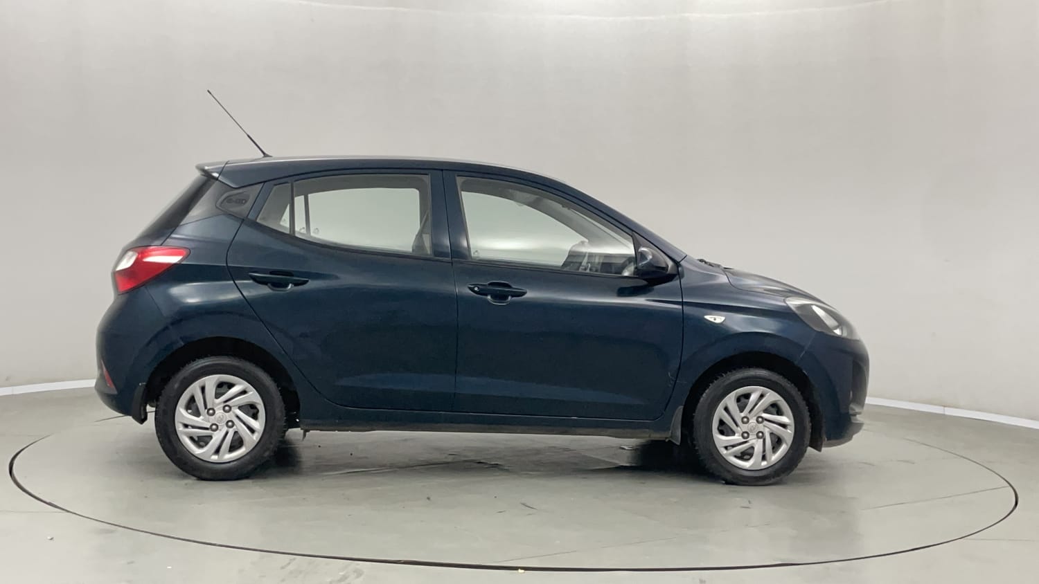 Used 2022 Hyundai Grand i10 Nios Magna 1.2 Kappa VTVT Petrol Manual exterior RIGHT SIDE VIEW