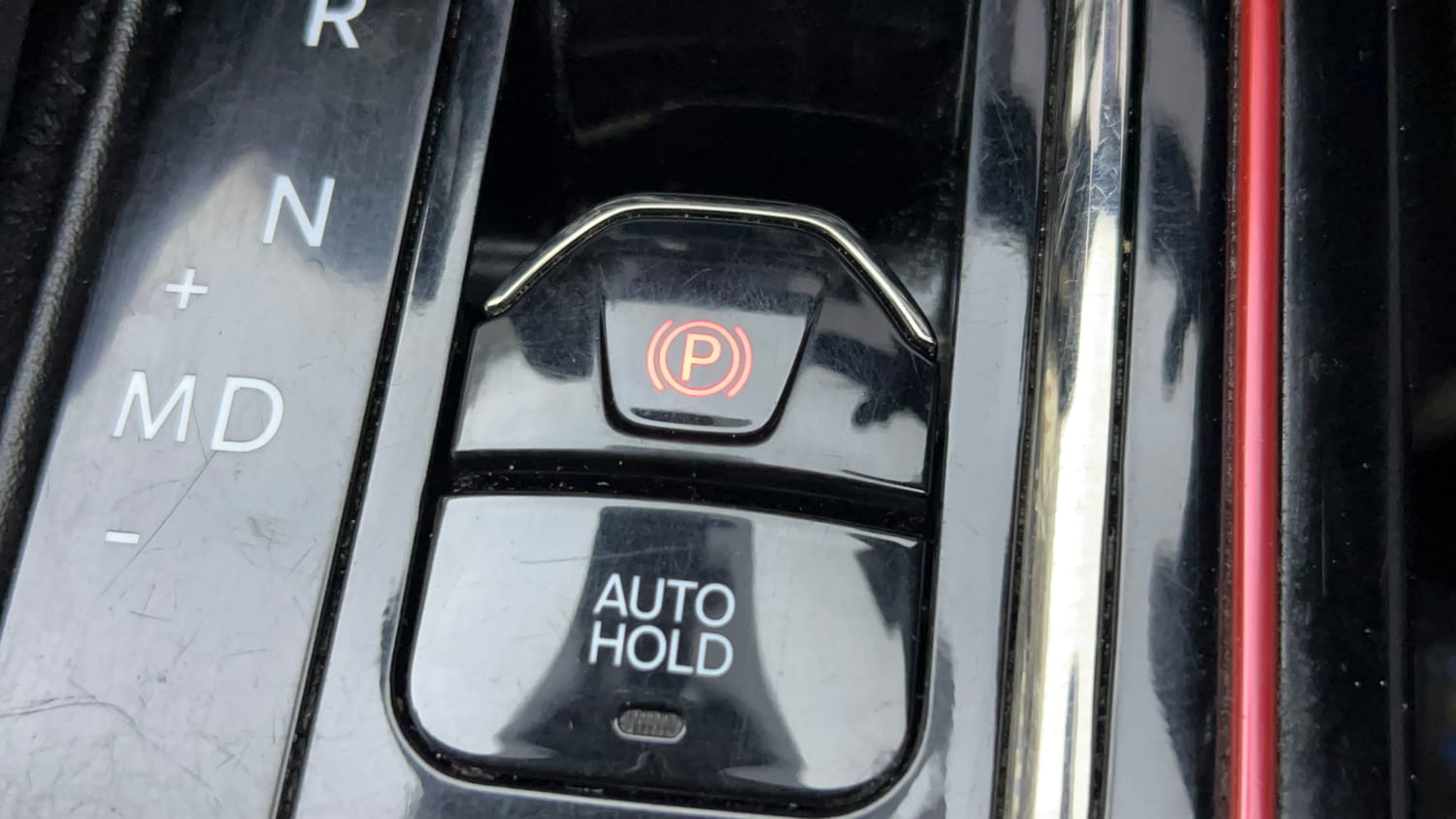 2024 Mahindra XUV700 AX7 Luxury Pack Petrol AT 7 STR Dual Tone-42