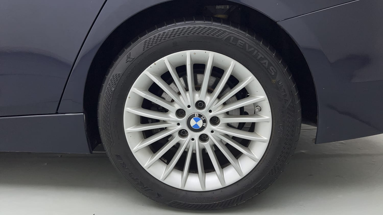 2016 BMW 3 Series 320i Luxury Line-35