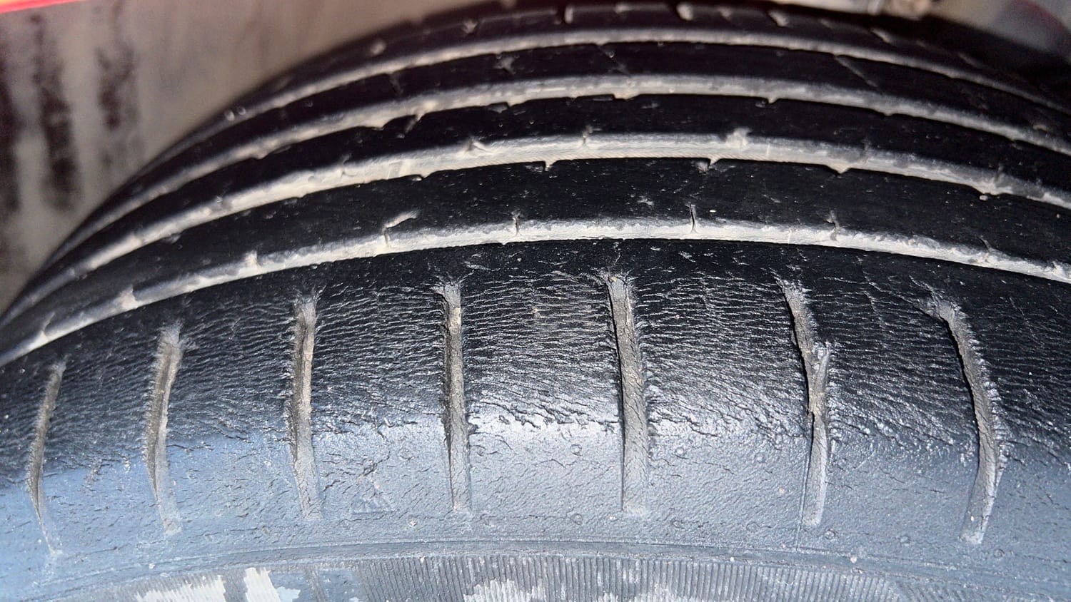 Used 2018 Maruti Suzuki Baleno Zeta 1.2 AT Petrol Automatic tyres RIGHT FRONT TYRE TREAD VIEW
