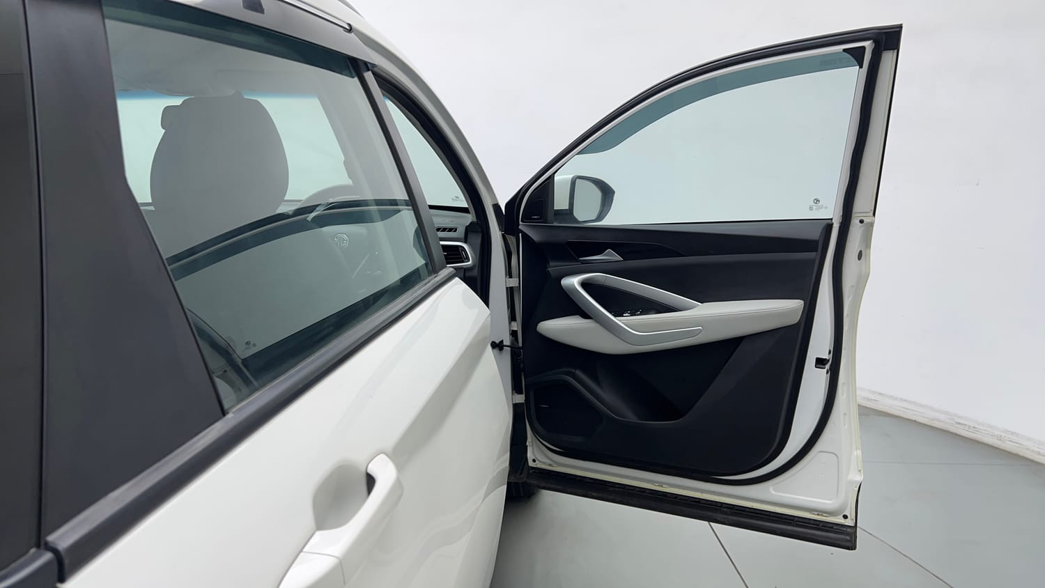 Used 2022 MG Motors Hector Plus Super 1.5 Petrol Turbo Hybrid MT 7-STR Hybrid Manual interior RIGHT FRONT DOOR OPEN VIEW