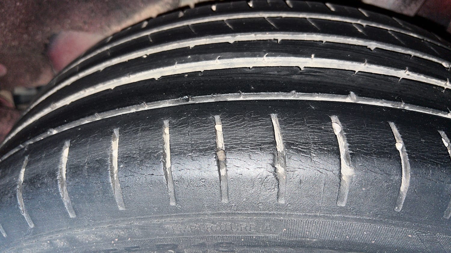 Used 2018 Maruti Suzuki Baleno Zeta 1.2 AT Petrol Automatic tyres LEFT REAR TYRE TREAD VIEW