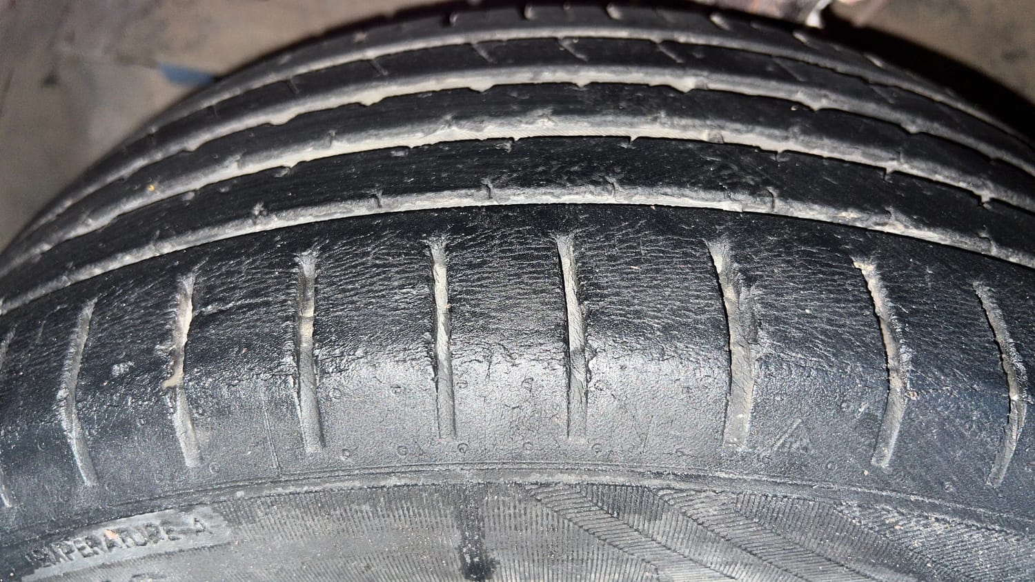 Used 2018 Maruti Suzuki Baleno Zeta 1.2 AT Petrol Automatic tyres LEFT FRONT TYRE TREAD VIEW