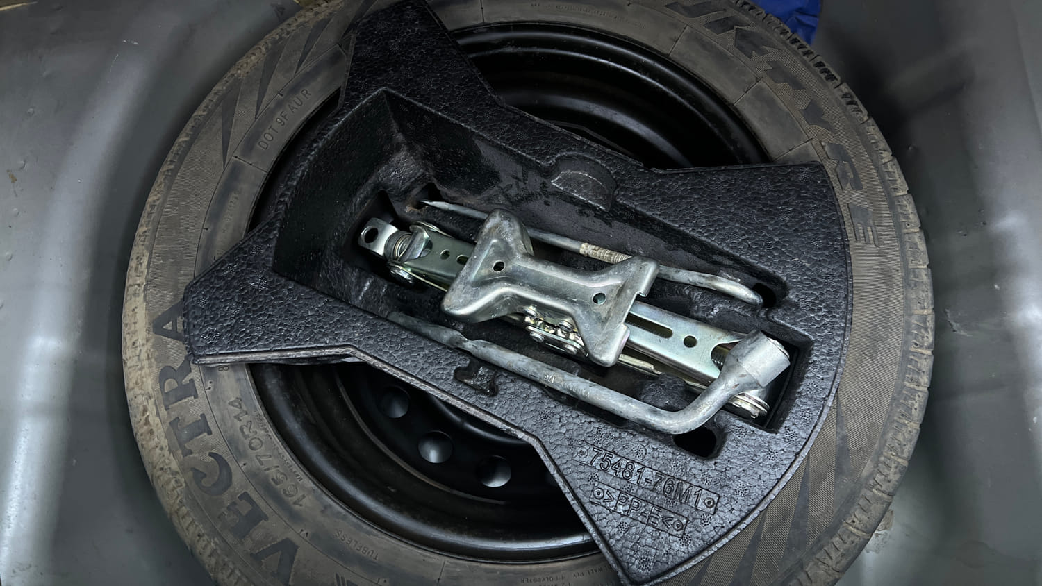 Used 2017 Maruti Suzuki Celerio VXi AMT Petrol Automatic tyres SPARE TYRE VIEW
