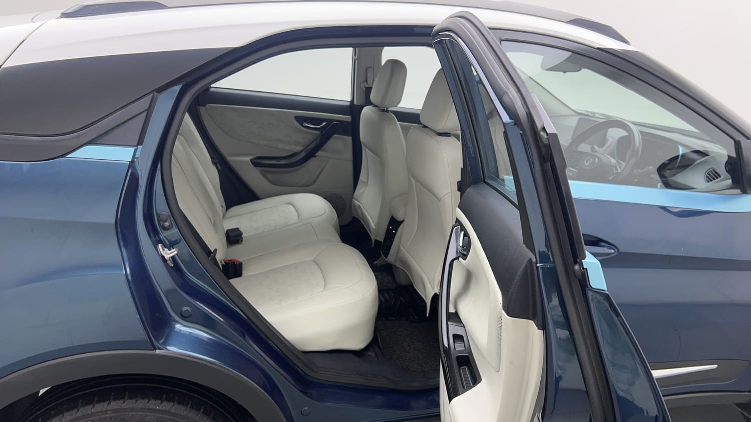2022 Tata Nexon EV XZ Plus LUX-18