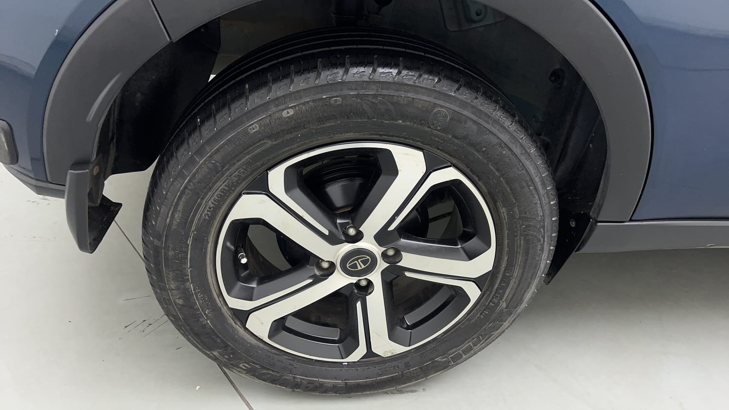 2022 Tata Nexon EV XZ Plus LUX-33