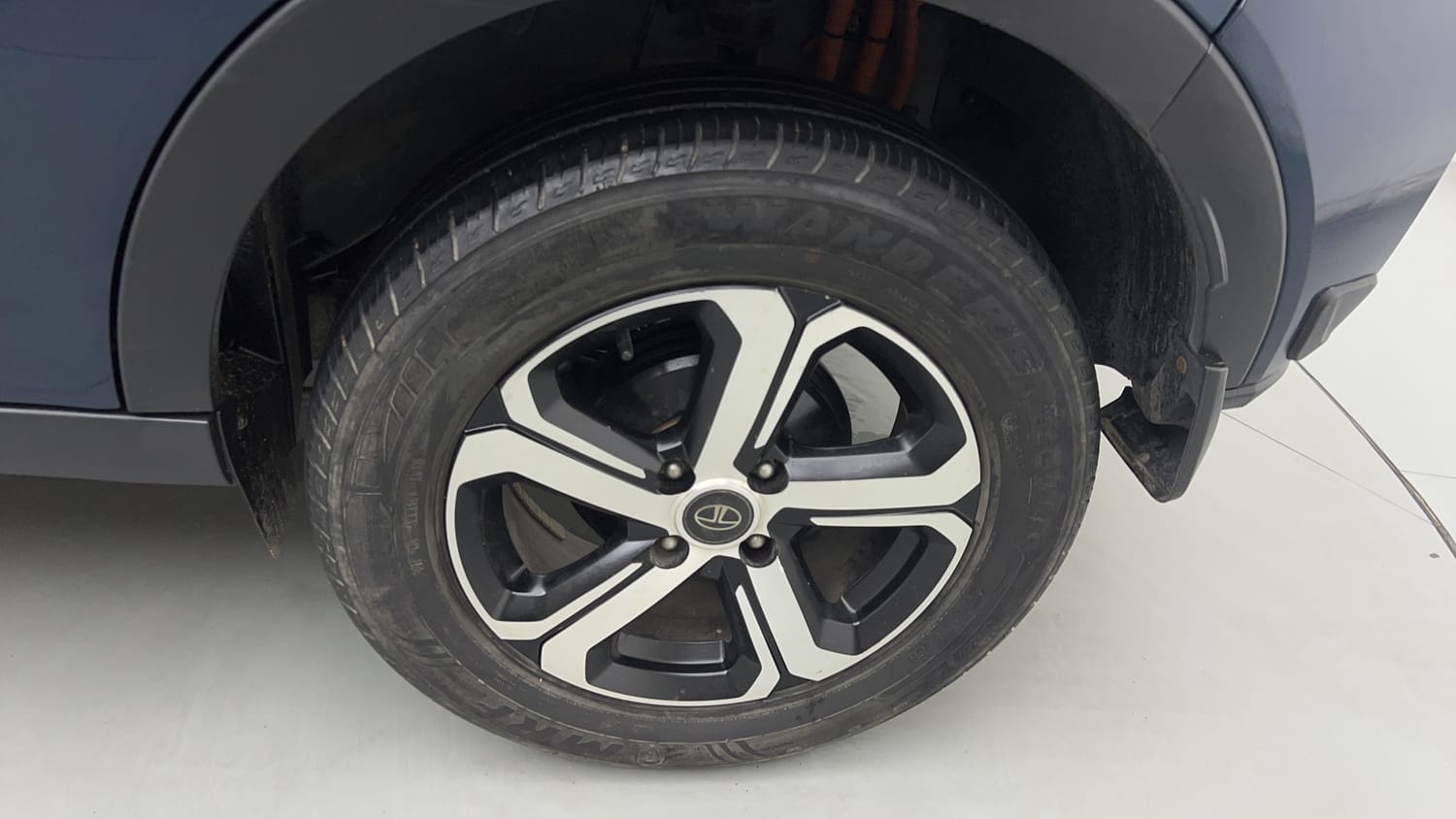 2022 Tata Nexon EV XZ Plus LUX-35