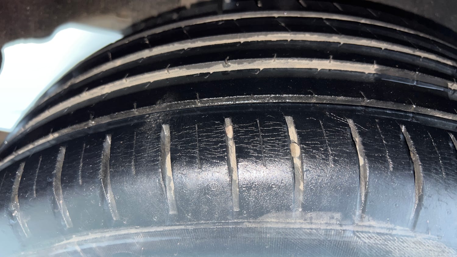 Used 2018 Maruti Suzuki Baleno Zeta 1.2 AT Petrol Automatic tyres RIGHT REAR TYRE TREAD VIEW
