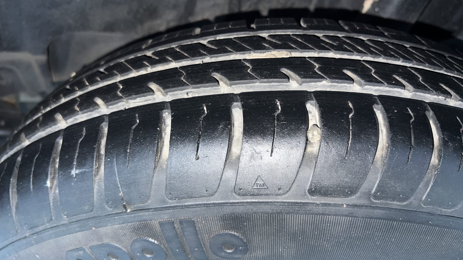 Used 2021 Maruti Suzuki Swift LXi Petrol Manual tyres LEFT REAR TYRE TREAD VIEW