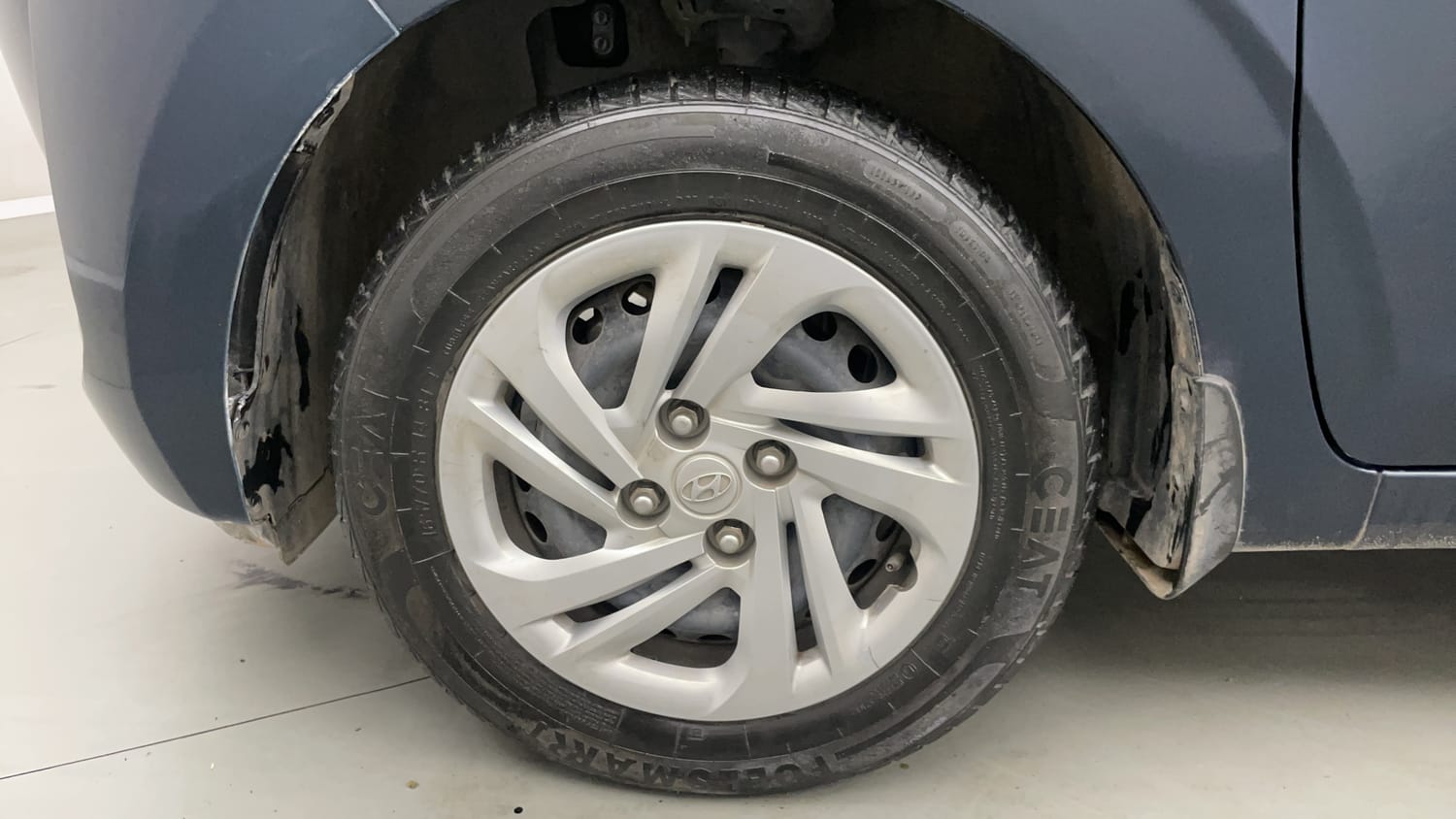 Used 2022 Hyundai Grand i10 Nios Magna 1.2 Kappa VTVT Petrol Manual tyres LEFT FRONT TYRE RIM VIEW