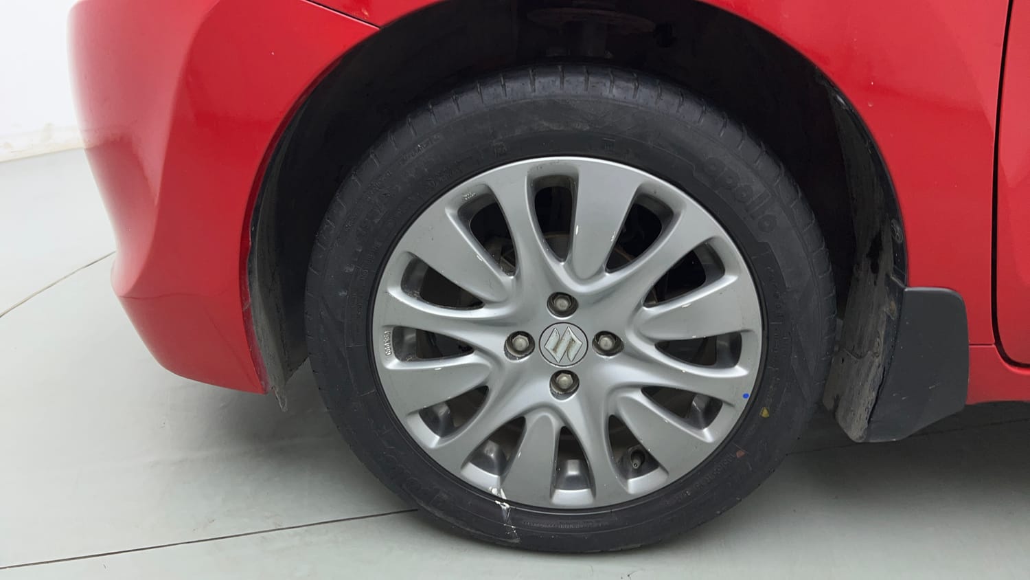 Used 2018 Maruti Suzuki Baleno Zeta 1.2 AT Petrol Automatic tyres LEFT FRONT TYRE RIM VIEW