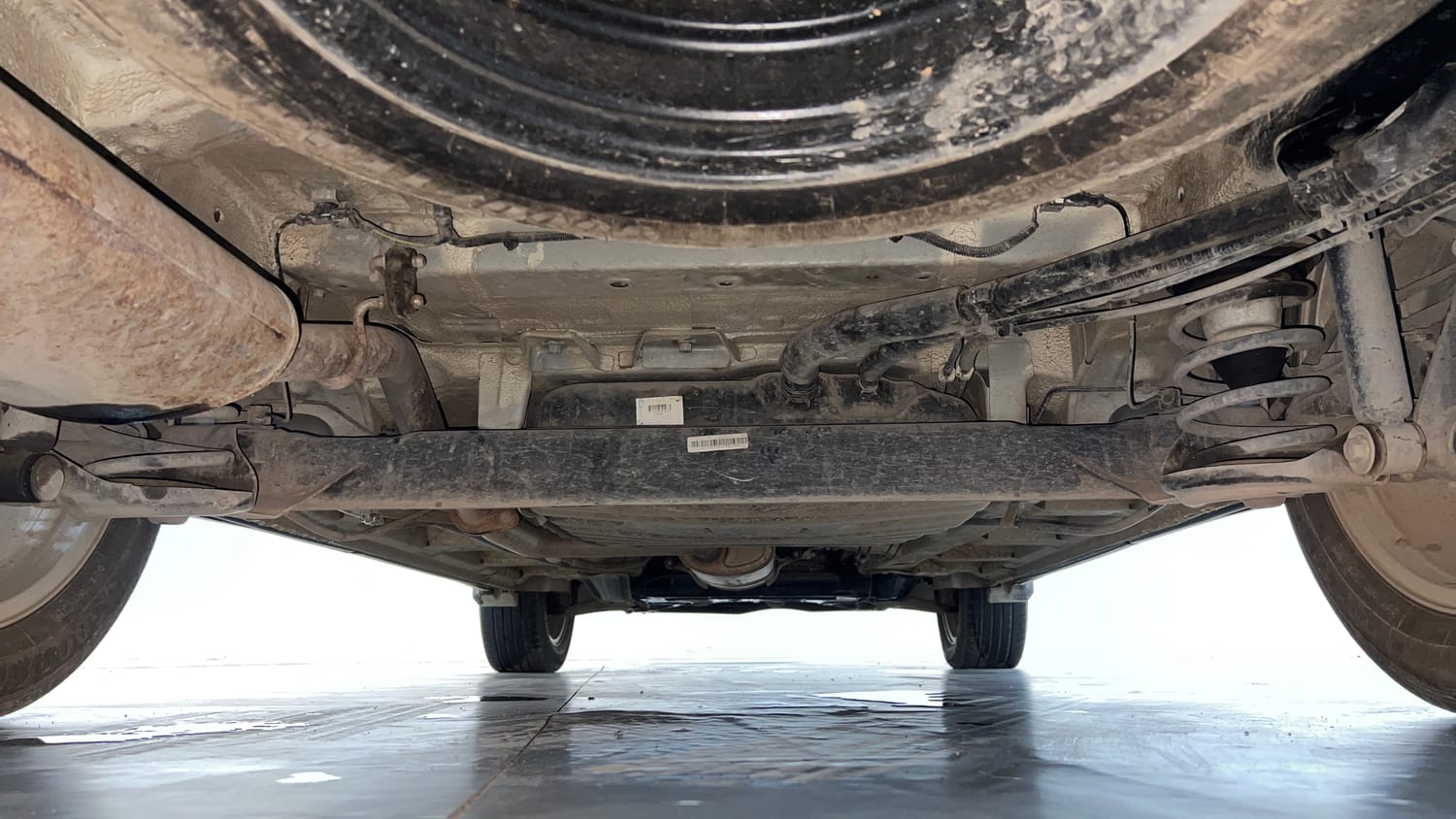 Used 2022 MG Motors Hector Plus Super 1.5 Petrol Turbo Hybrid MT 7-STR Hybrid Manual extra REAR UNDERBODY VIEW (TAKEN FROM REAR)