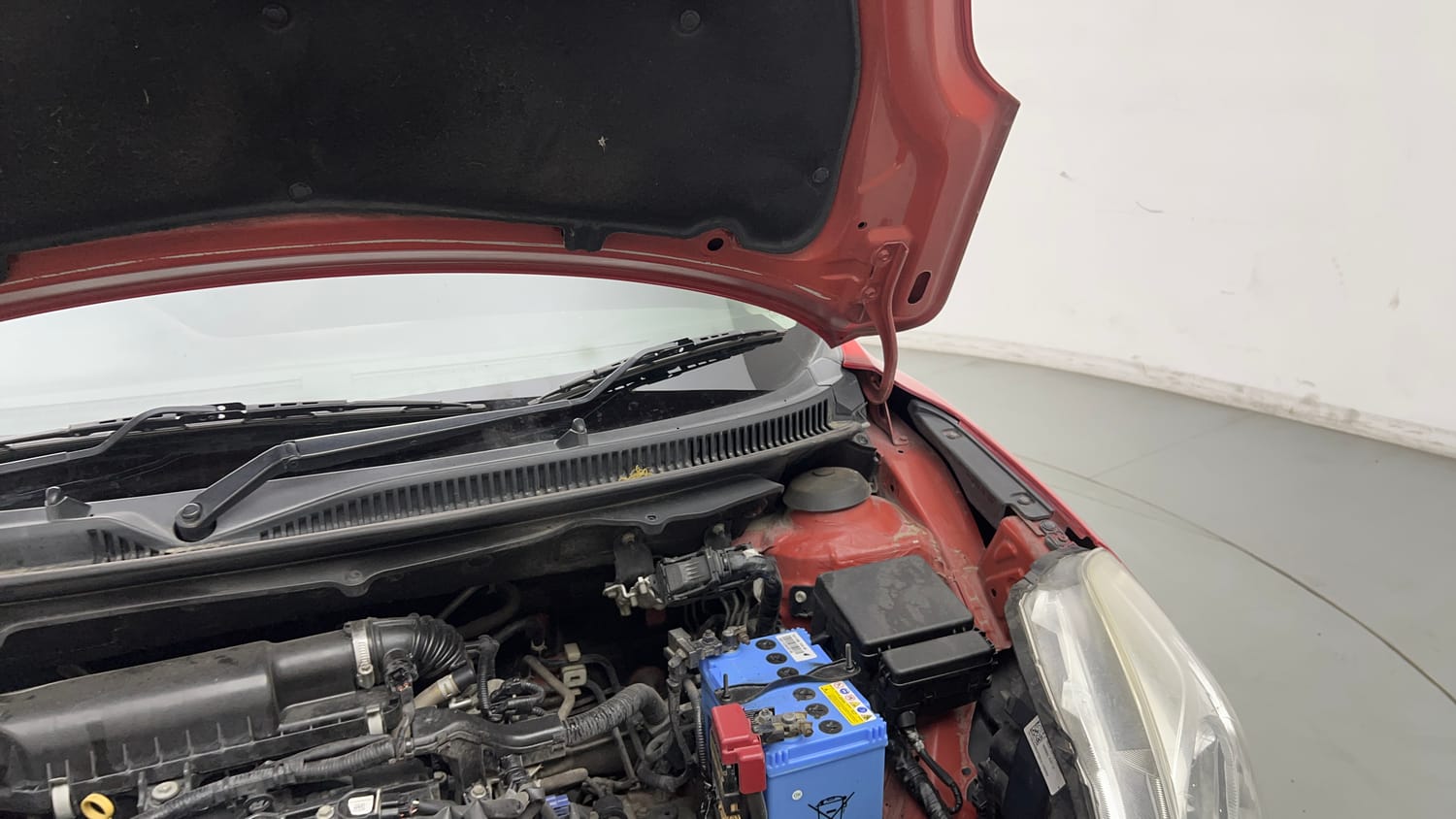 Used 2018 Maruti Suzuki Baleno Zeta 1.2 AT Petrol Automatic engine ENGINE LEFT SIDE HINGE & APRON VIEW