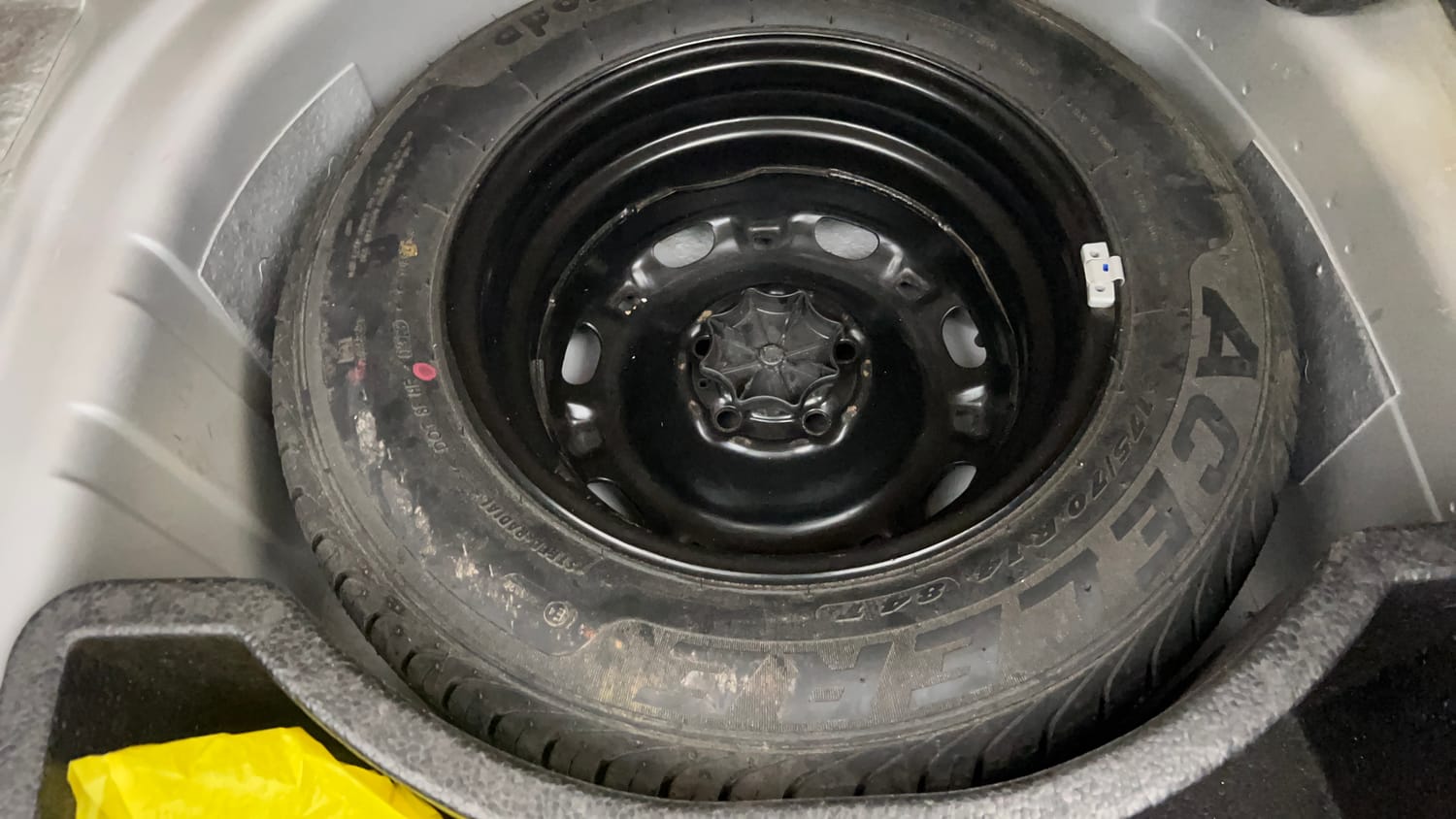Used 2013 Volkswagen Vento Highline Petrol Petrol Manual tyres SPARE TYRE VIEW
