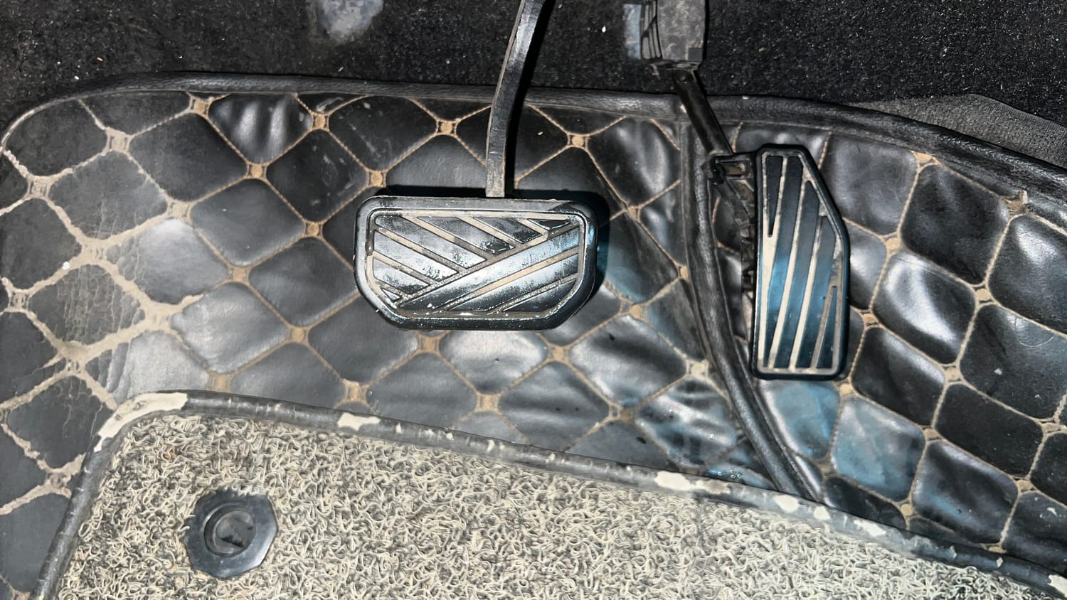 Used 2018 Maruti Suzuki Baleno Zeta 1.2 AT Petrol Automatic interior PEDALS VIEW