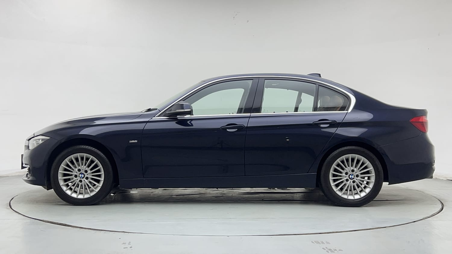 2016 BMW 3 Series 320i Luxury Line-1