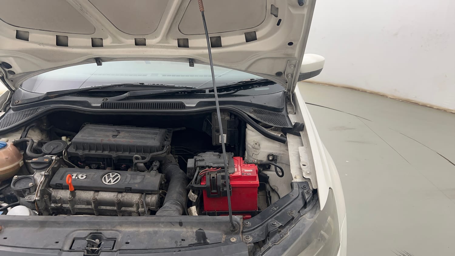 Used 2013 Volkswagen Vento Highline Petrol Petrol Manual engine ENGINE LEFT SIDE HINGE & APRON VIEW