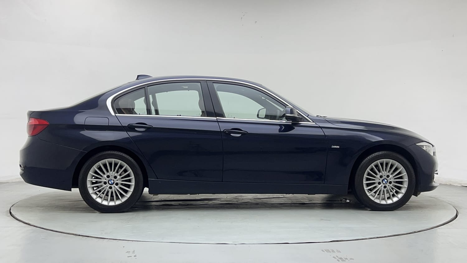 2016 BMW 3 Series 320i Luxury Line-5