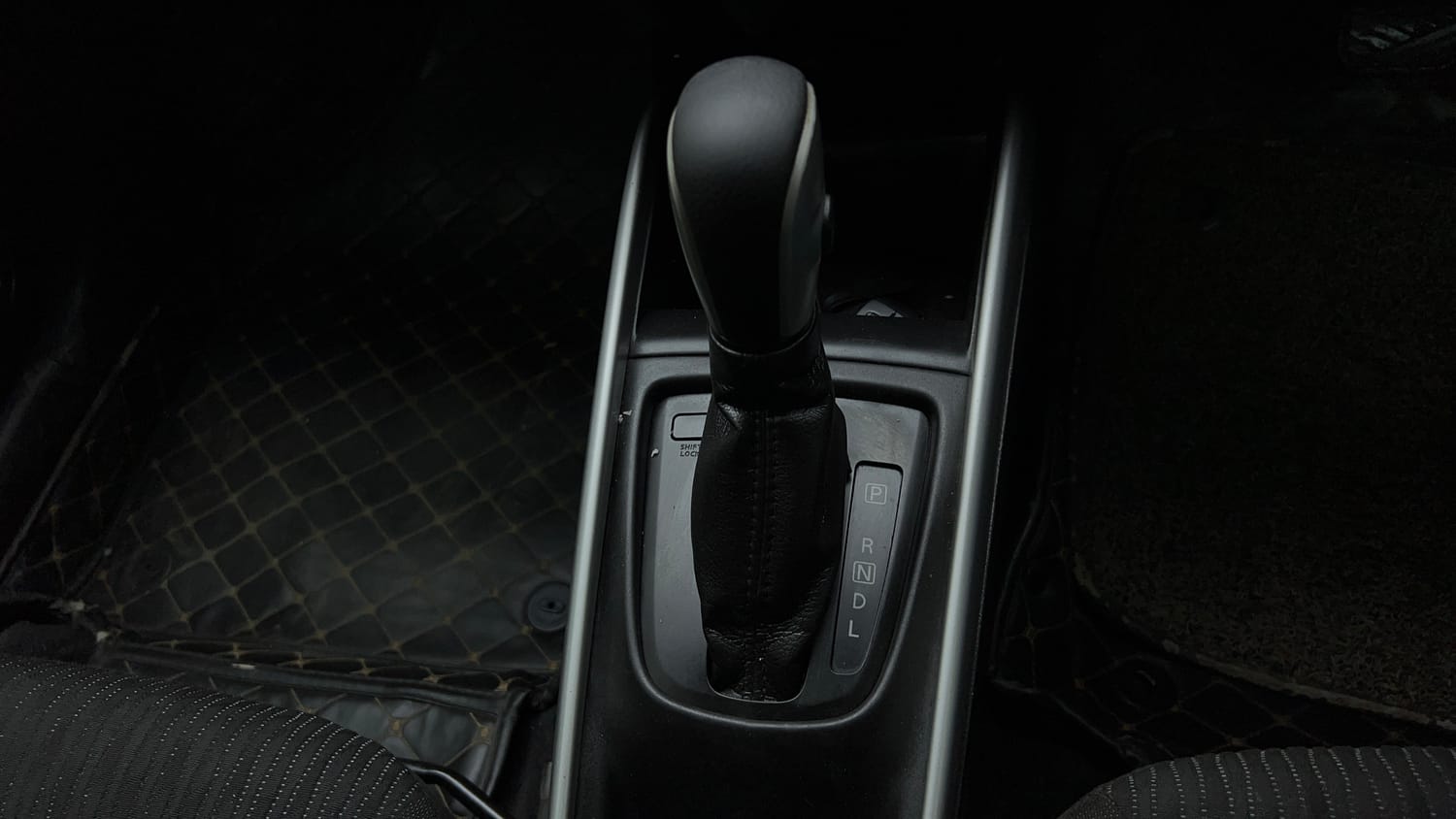 Used 2018 Maruti Suzuki Baleno Zeta 1.2 AT Petrol Automatic interior GEAR  KNOB VIEW