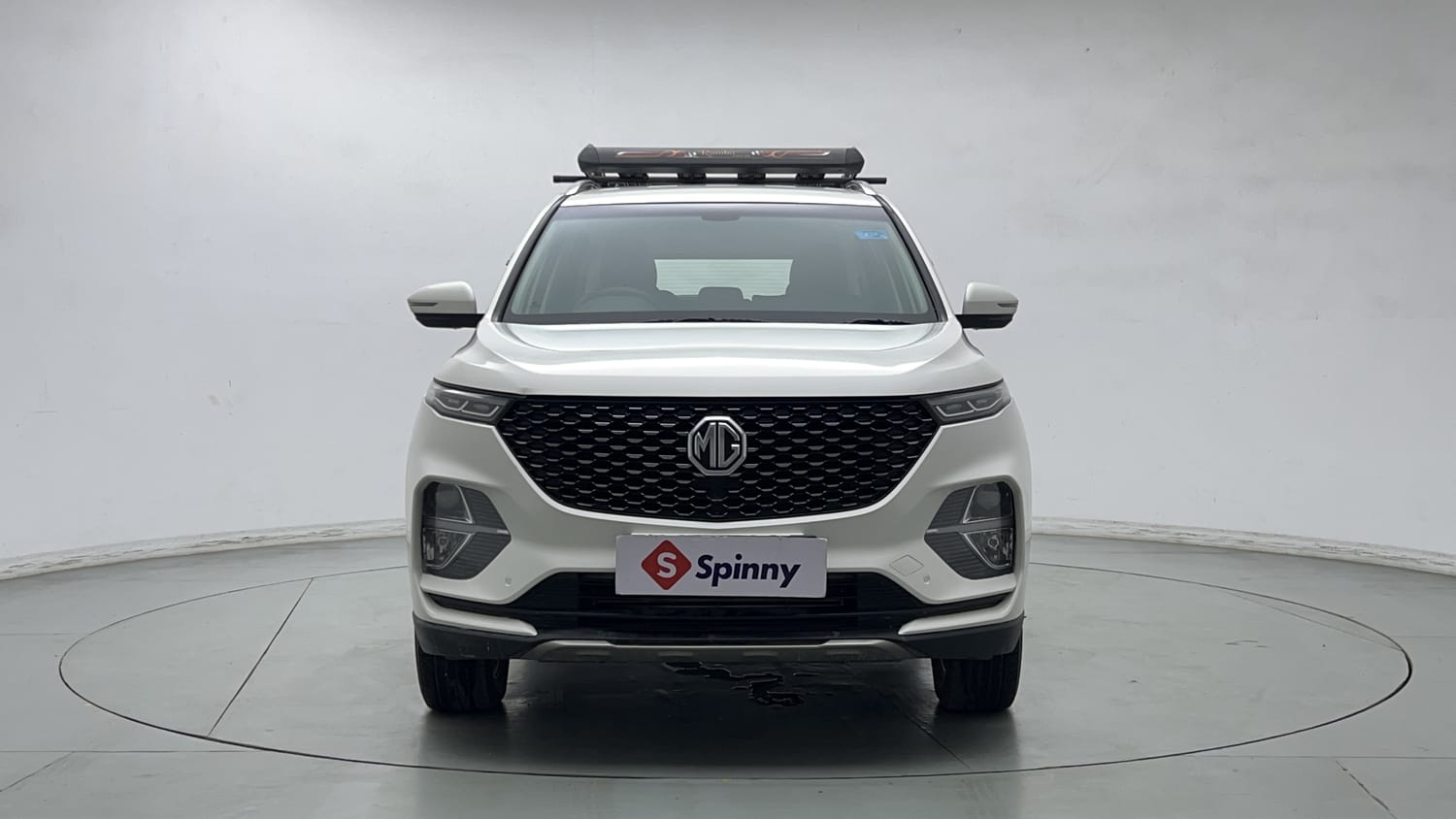 Used 2022 MG Motors Hector Plus Super 1.5 Petrol Turbo Hybrid MT 7-STR Hybrid Manual exterior FRONT VIEW