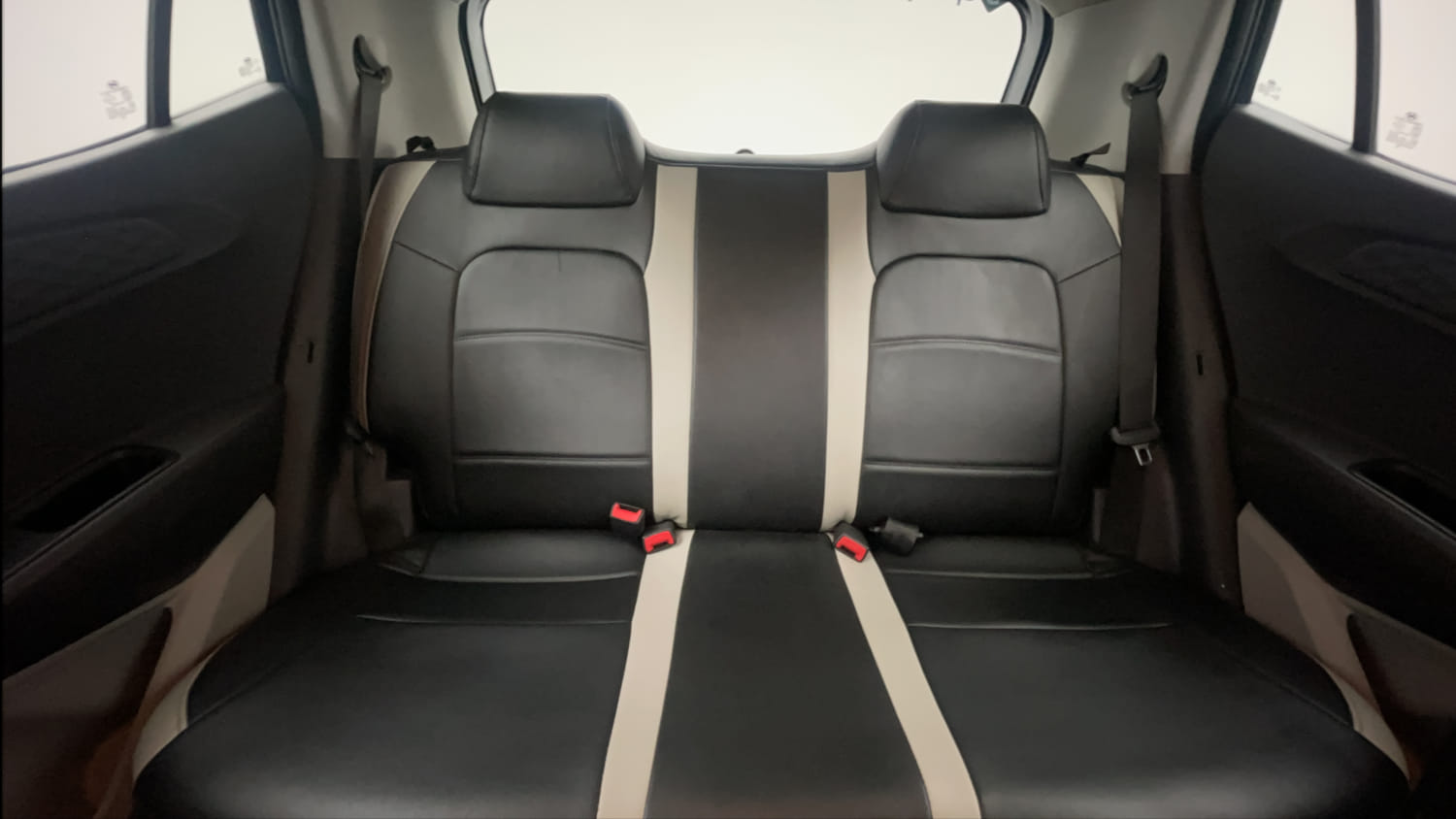 Used 2022 Hyundai Grand i10 Nios Magna 1.2 Kappa VTVT Petrol Manual interior REAR SEAT CONDITION VIEW
