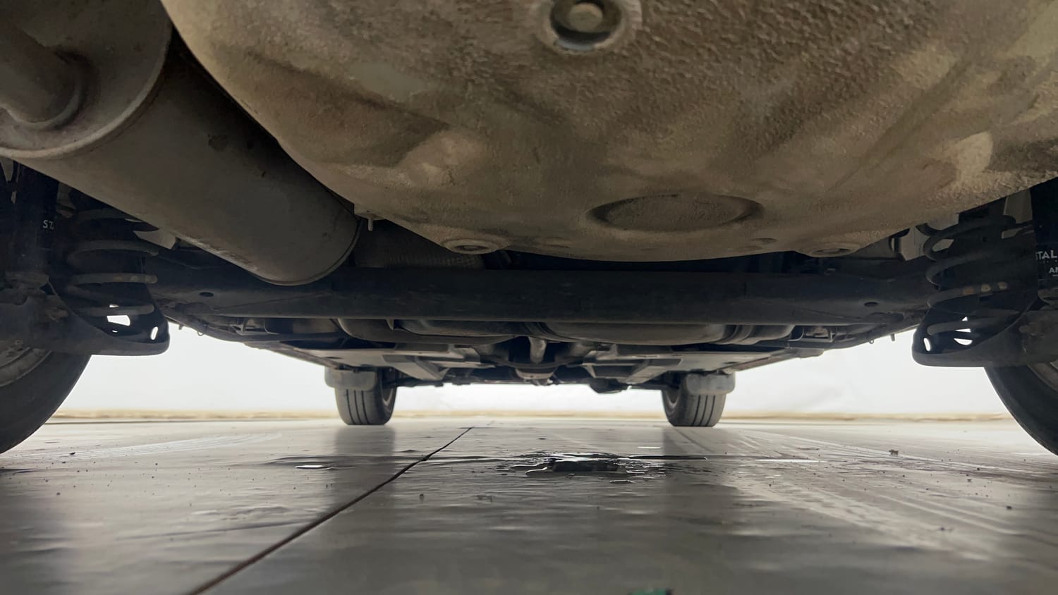 Used 2013 Volkswagen Vento Highline Petrol Petrol Manual extra REAR UNDERBODY VIEW (TAKEN FROM REAR)