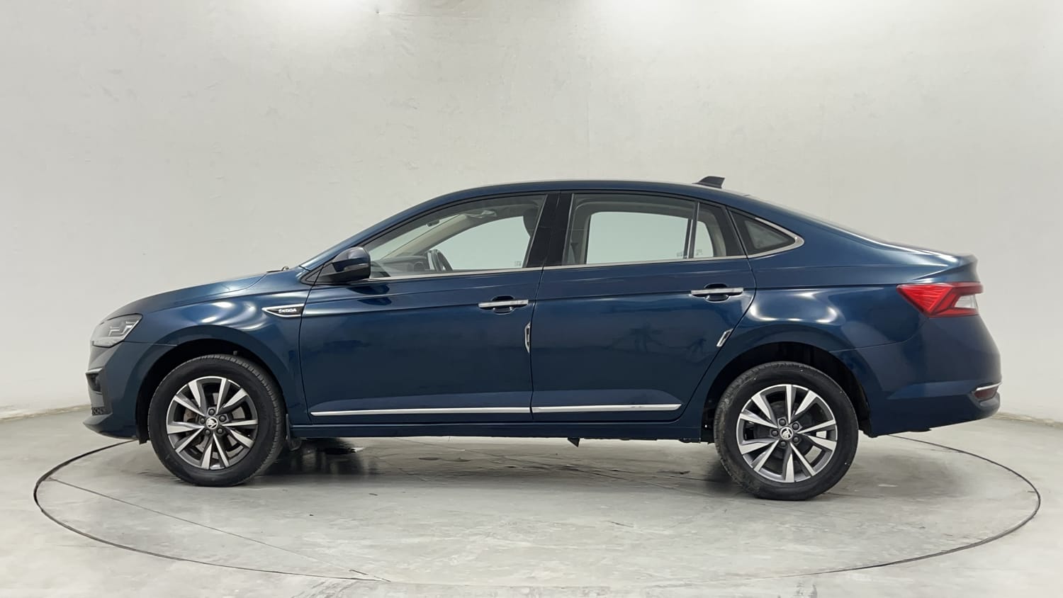 Used 2025 Skoda Slavia Style 1.0L TSI MT Petrol Manual exterior LEFT SIDE VIEW