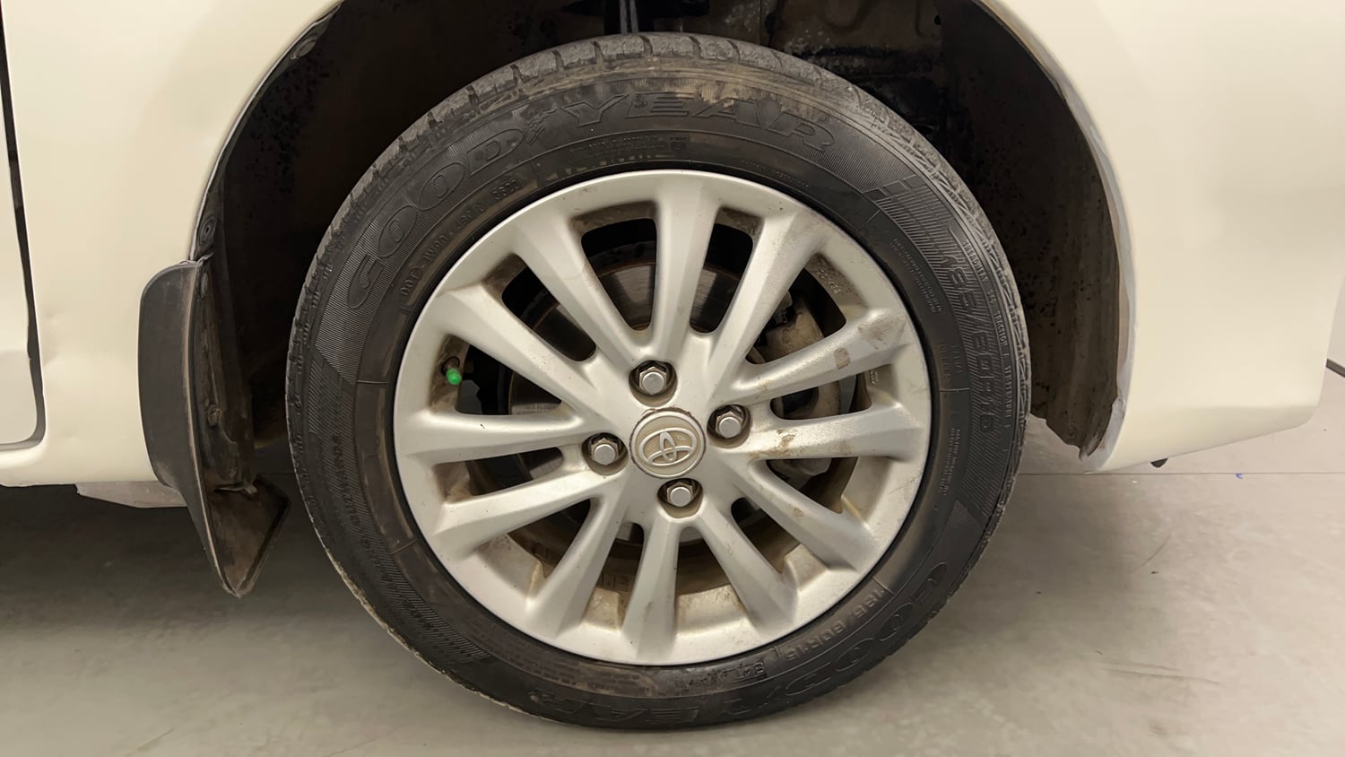 Used 2015 Toyota Etios VX Petrol Manual tyres RIGHT FRONT TYRE RIM VIEW