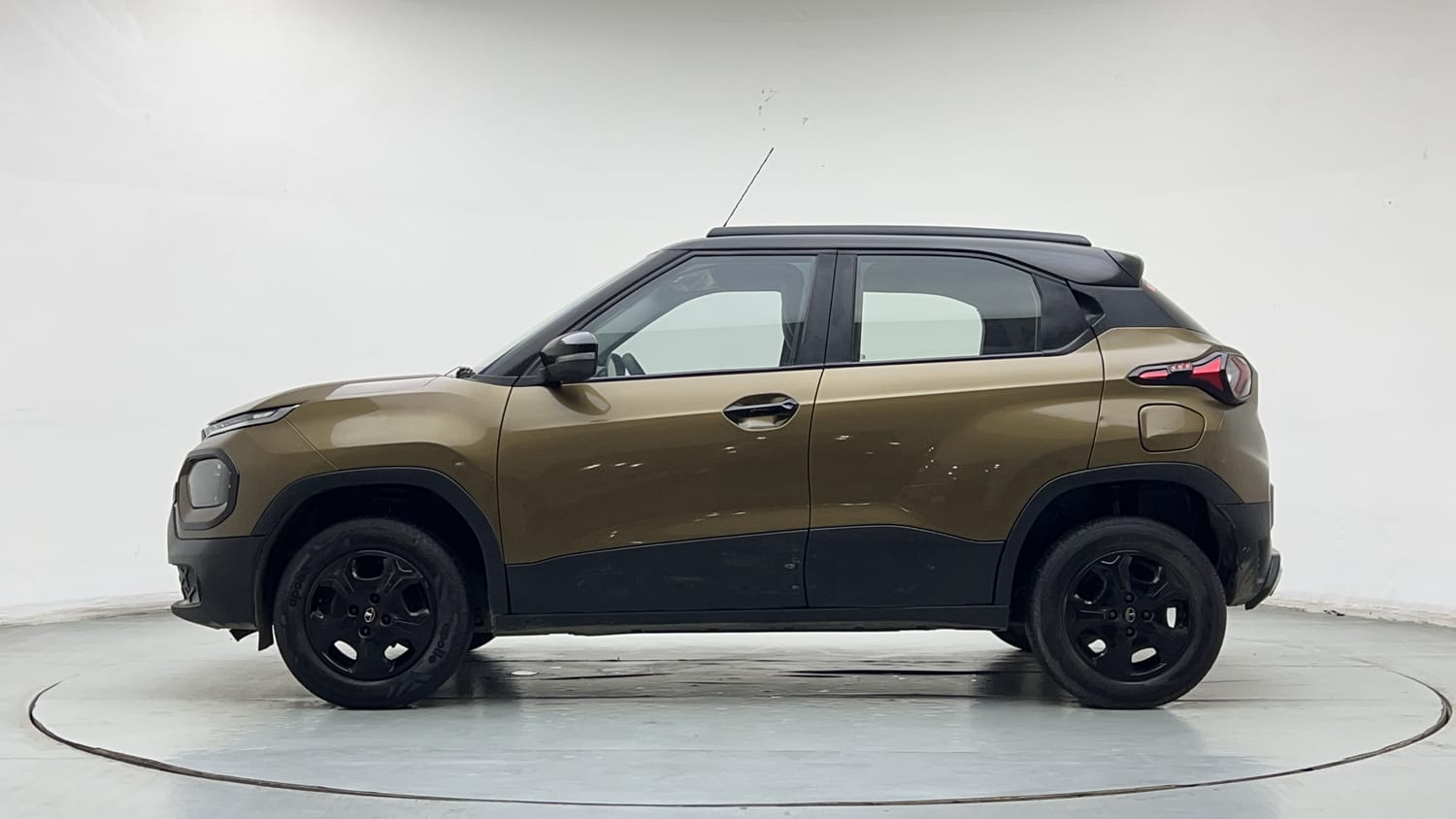 2022 Tata Punch Accomplished MT-1