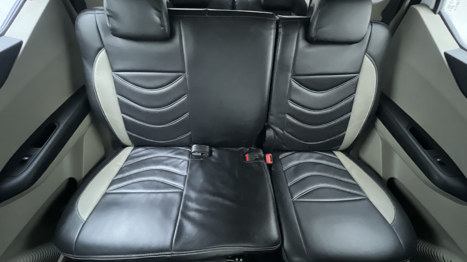 Used 2022 Renault Triber RXZ EASY-R AMT Petrol Automatic interior REAR SEAT CONDITION VIEW