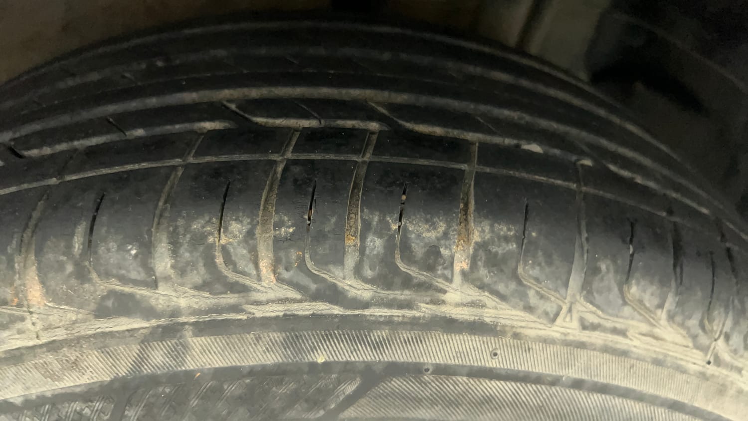 Used 2022 Tata Nexon XZA Plus Diesel Diesel Automatic tyres LEFT REAR TYRE TREAD VIEW