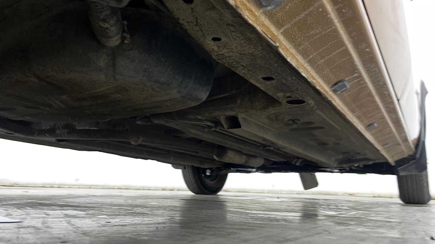 Used 2022 Renault Triber RXL Petrol Manual extra REAR RIGHT UNDERBODY VIEW