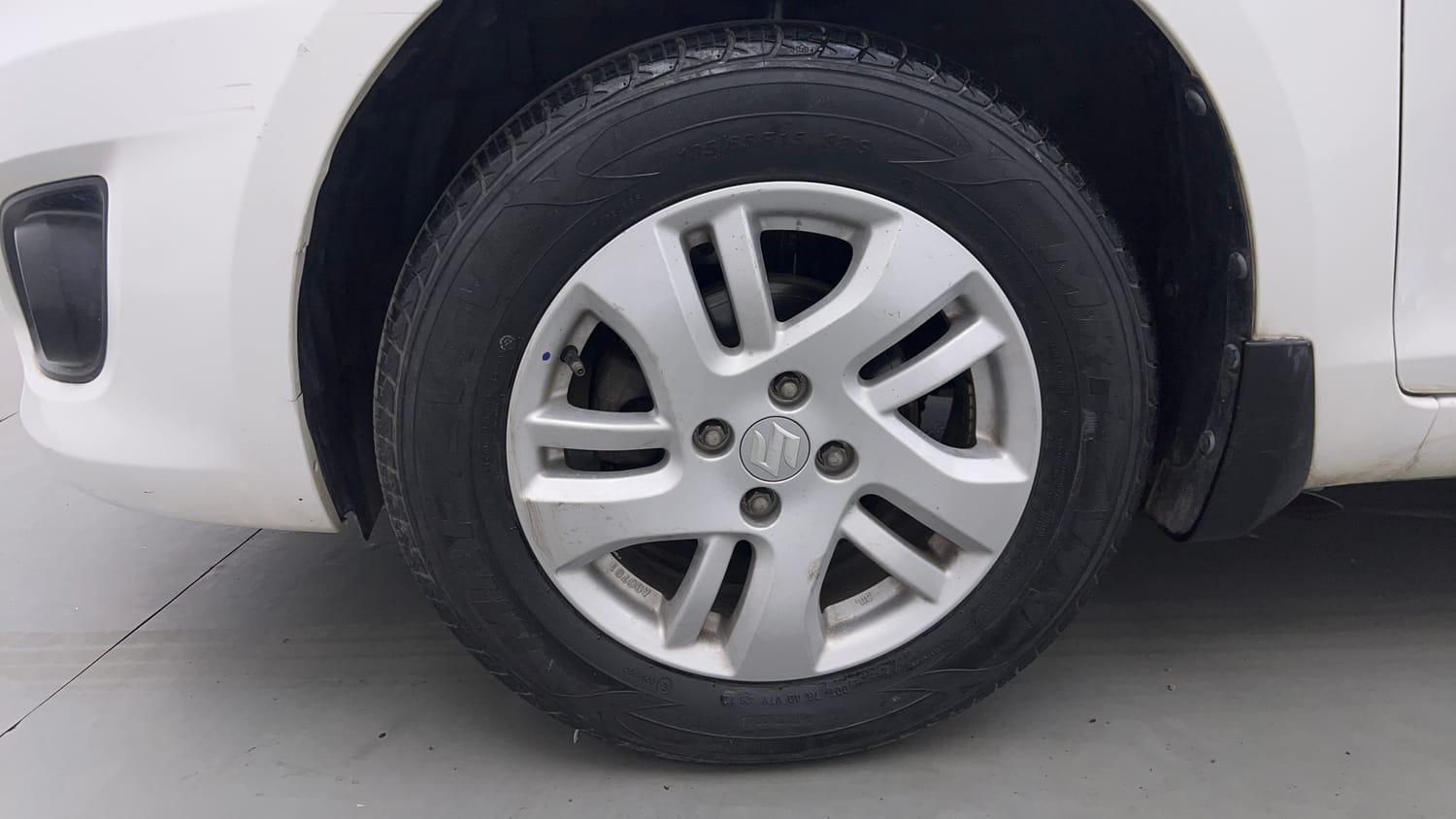 Used 2012 Maruti Suzuki Swift Dzire ZXI Petrol Manual tyres LEFT FRONT TYRE RIM VIEW