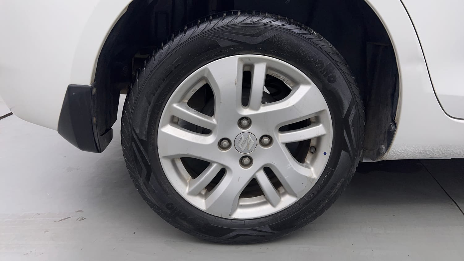 Used 2012 Maruti Suzuki Swift Dzire ZXI Petrol Manual tyres RIGHT REAR TYRE RIM VIEW