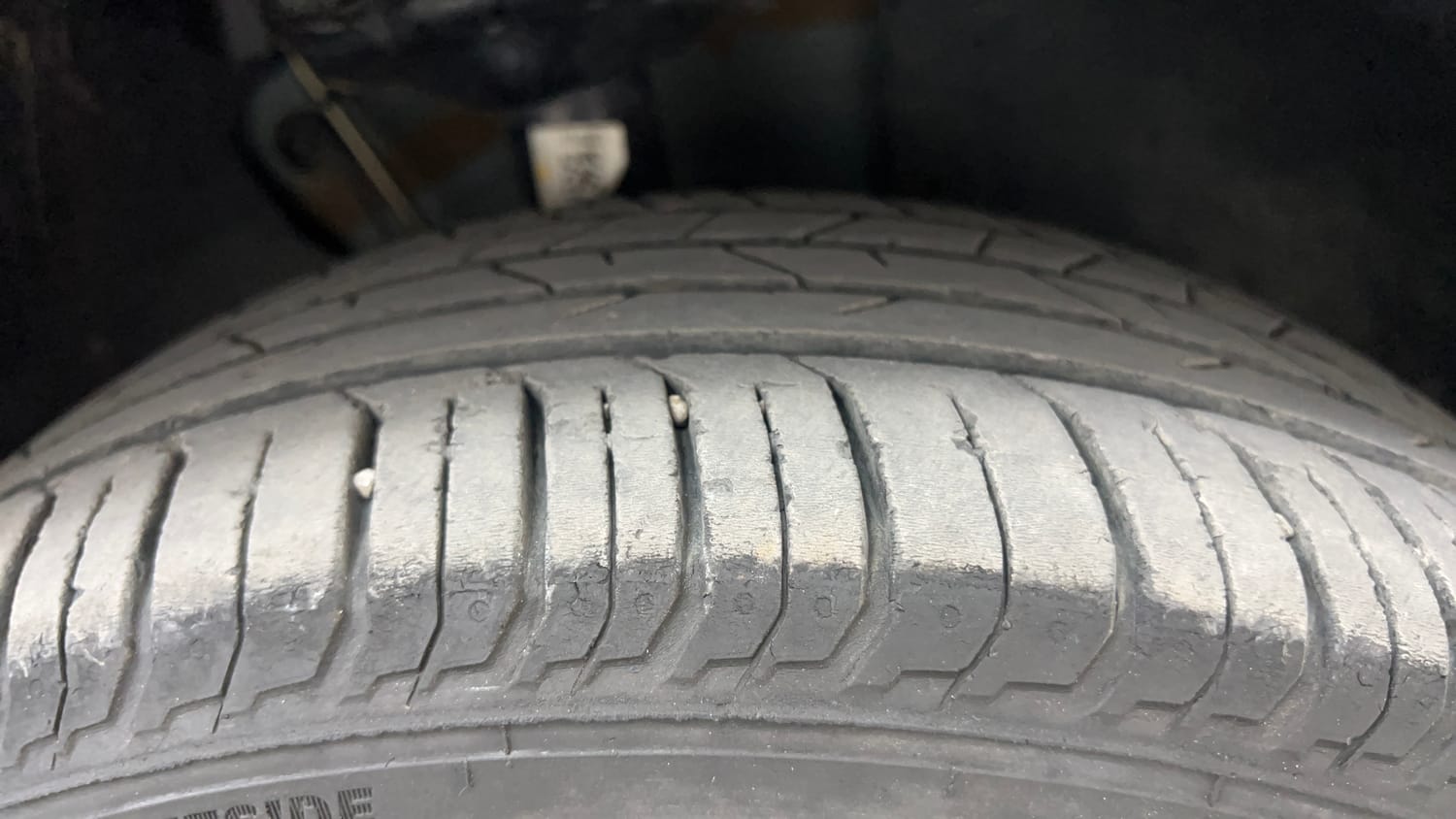 Used 2025 Skoda Slavia Style 1.0L TSI MT Petrol Manual tyres RIGHT FRONT TYRE TREAD VIEW
