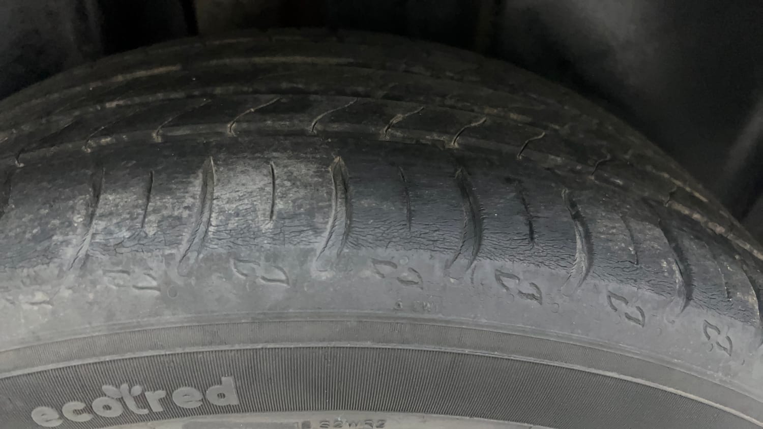 Used 2021 Skoda Kushaq Style 1.0L TSI MT Petrol Manual tyres RIGHT REAR TYRE TREAD VIEW