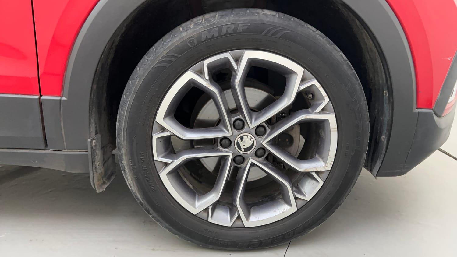 Used 2021 Skoda Kushaq Style 1.0L TSI MT Petrol Manual tyres RIGHT FRONT TYRE RIM VIEW