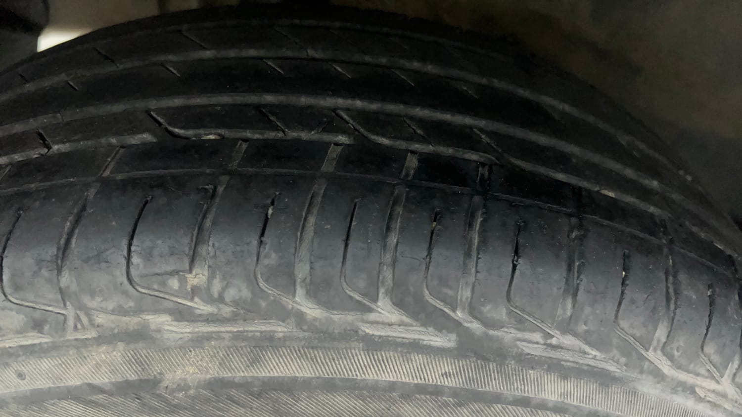 Used 2022 Tata Nexon XZA Plus Diesel Diesel Automatic tyres RIGHT REAR TYRE TREAD VIEW