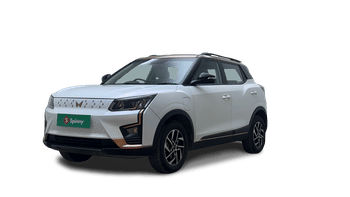 Used 2024 Mahindra XUV400 EL 39.4 KWH Dual Tone Electric Automatic Image