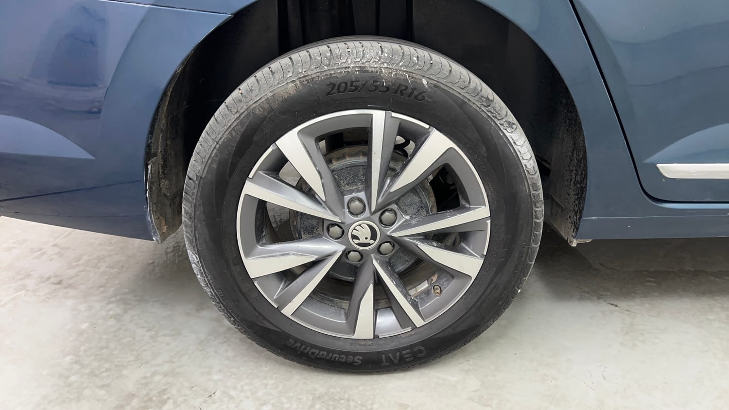 Used 2025 Skoda Slavia Style 1.0L TSI MT Petrol Manual tyres RIGHT REAR TYRE RIM VIEW