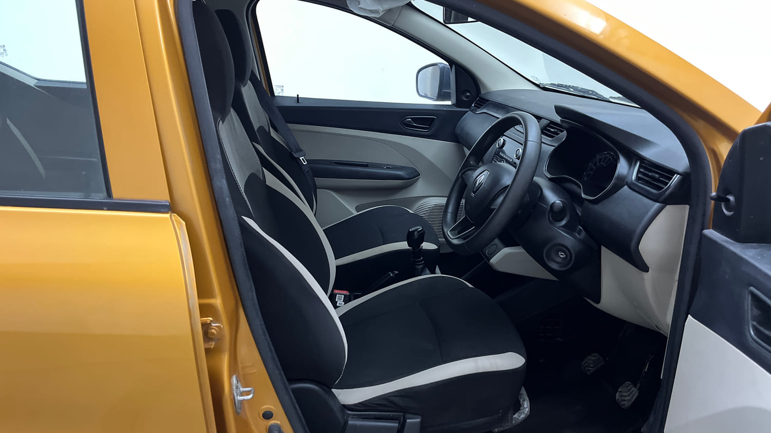 Used 2022 Renault Triber RXL Petrol Manual interior RIGHT SIDE FRONT DOOR CABIN VIEW